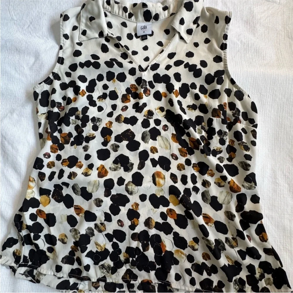 CAbi Black and Brown Sleeveless Notched Collar Blouse - Picture 3 of 7